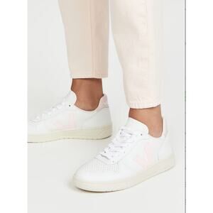 Veja Women's V-10 Sneaker in Extra White and Petal Pink Size 41 US 10 NEW in Box